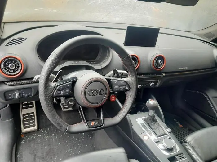 Boîte à gants Audi RS3