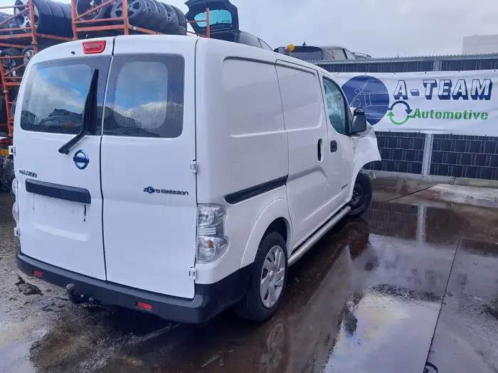 Vitre triangulaire avant droite Nissan NV200