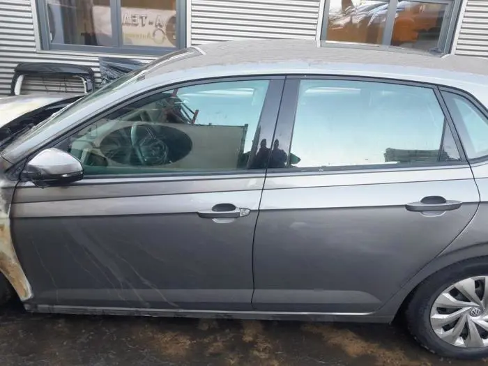 Portier 4Deurs links-voor Volkswagen Polo