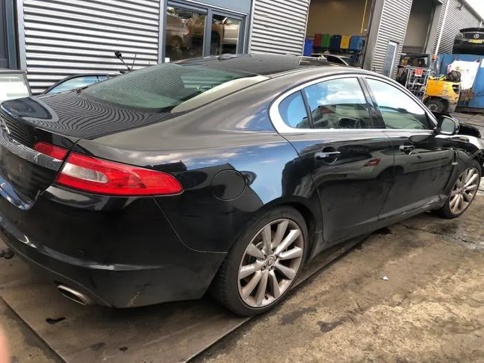 Vitre portière 4portes arrière droite Jaguar XF