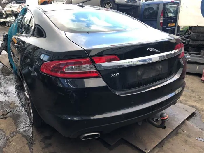 Feu arrière gauche Jaguar XF