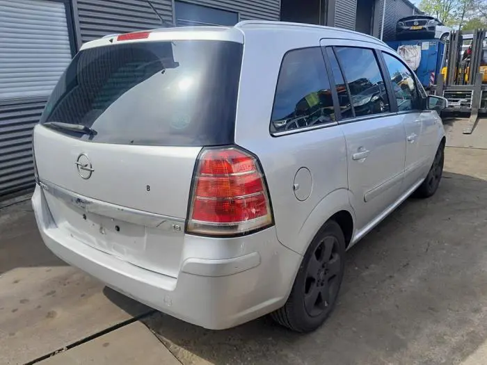 Feu arrière droit Opel Zafira B