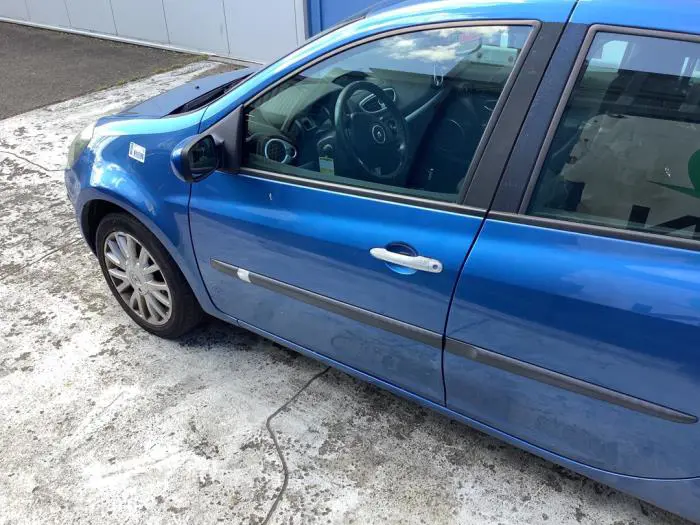 Portier 4Deurs links-voor Renault Clio