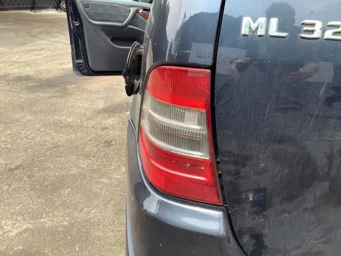 Feu arrière gauche Mercedes ML-Klasse