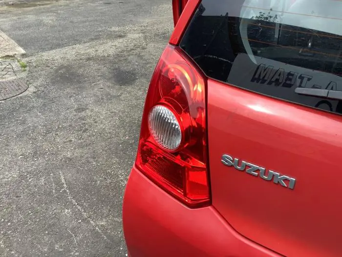 Feu arrière gauche Suzuki Alto