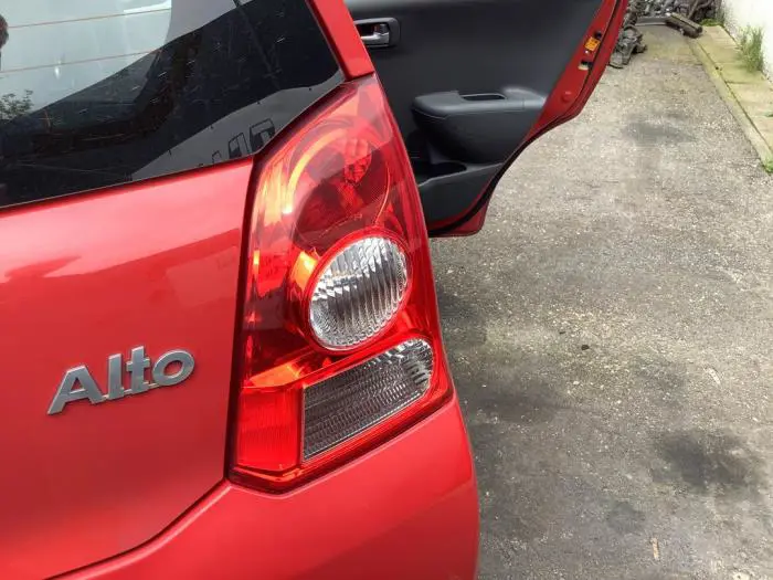 Feu arrière droit Suzuki Alto