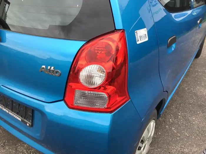 Feu arrière droit Suzuki Alto