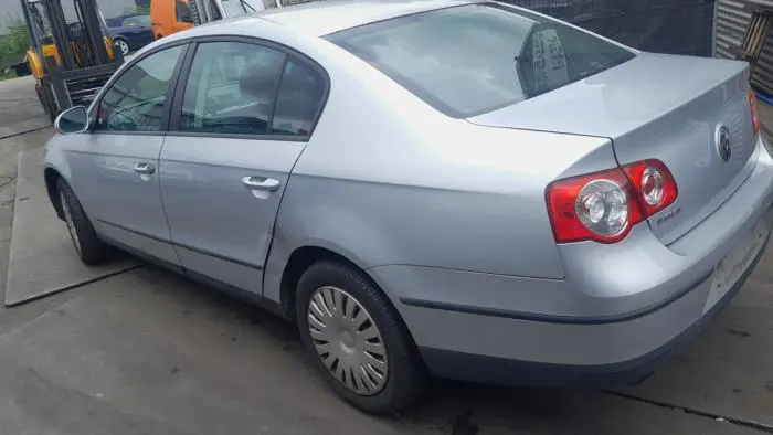 Vitre portière 4portes arrière gauche Volkswagen Passat