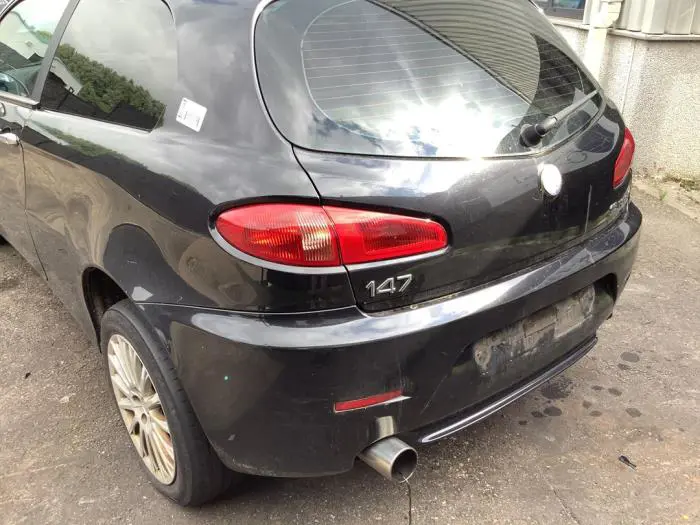 Feu arrière gauche Alfa Romeo 147