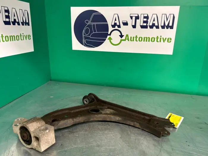 Bras de suspension avant gauche Volkswagen Golf 04-