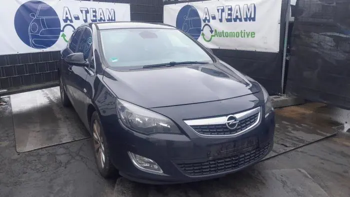 Assistant de freinage Opel Astra