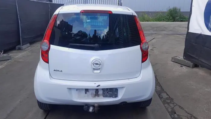 Hayon Opel Agila