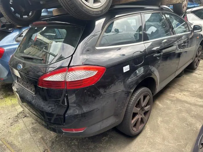 Feu arrière droit Ford Mondeo