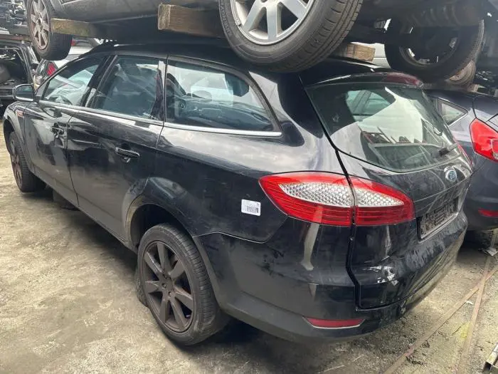 Feu arrière gauche Ford Mondeo