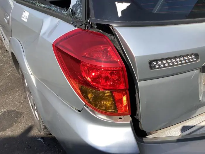 Feu arrière gauche Subaru Outback