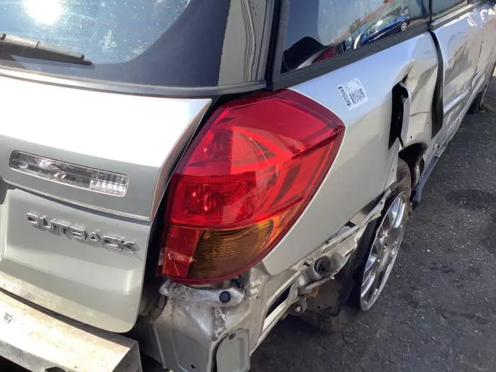 Feu arrière droit Subaru Outback