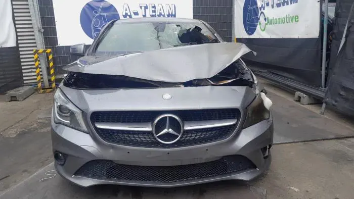 Calandre Mercedes CLA