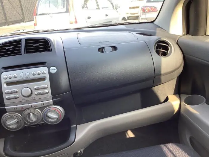 Boîte à gants Daihatsu Sirion