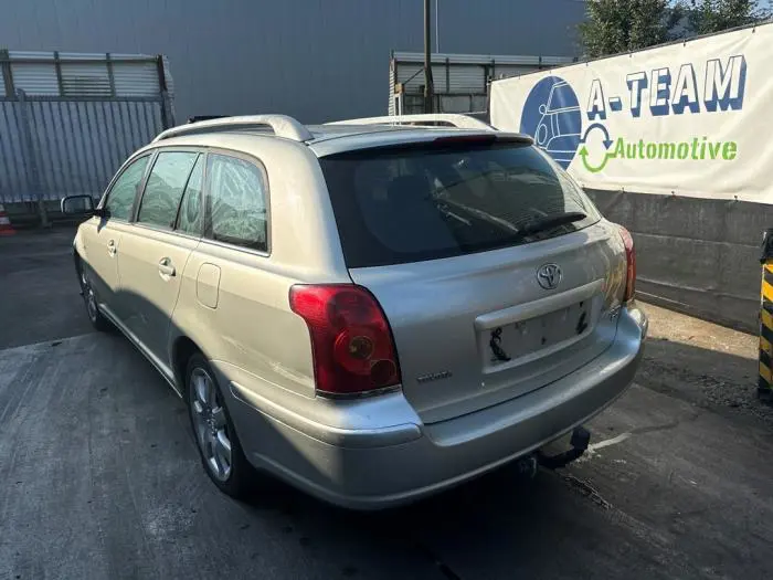 Feu arrière gauche Toyota Avensis