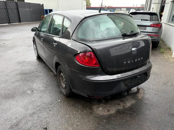 Feu arrière gauche Seat Toledo