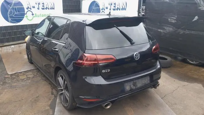 Feu arrière gauche Volkswagen Golf