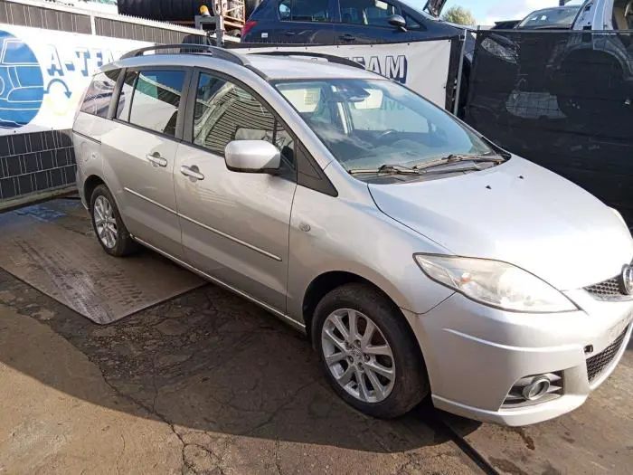 Aile avant droite Mazda 5.