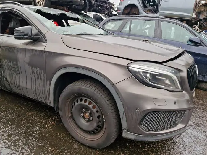 Aile avant droite Mercedes GLA