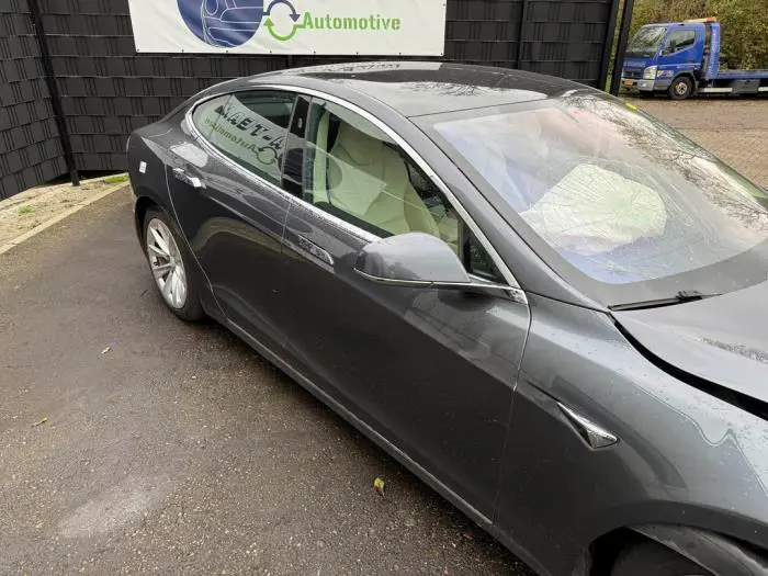 Caméra à 360 degrés Tesla Model S