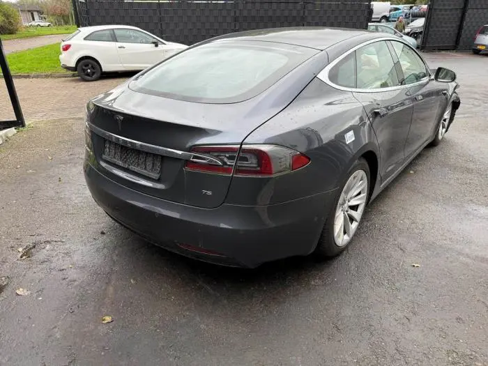 Pare-chocs arrière Tesla Model S