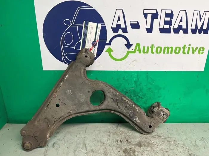 Bras de suspension avant droit Opel Astra H 04-