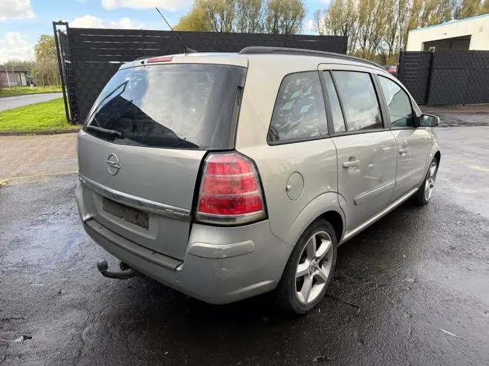 Crochet d'attelage Opel Zafira B