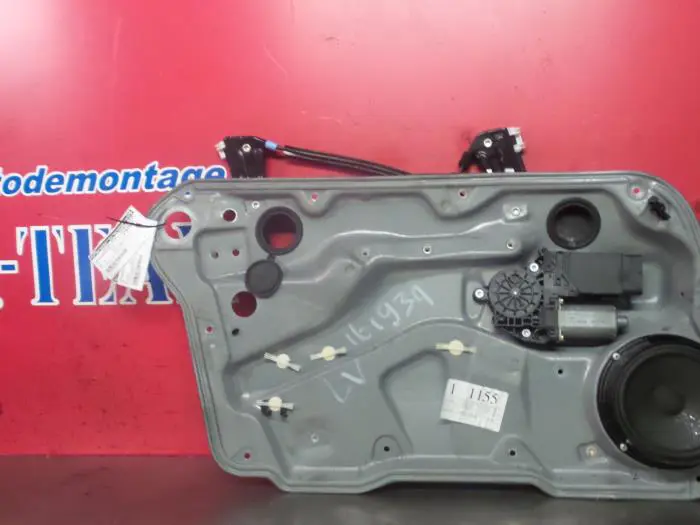 Moteur de vitre portière Volkswagen Golf